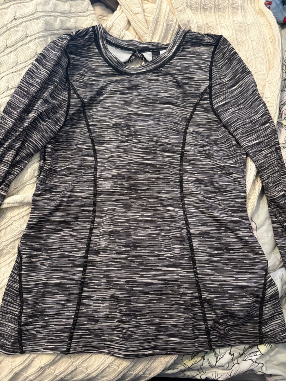 XOXO Black and White Space-Dye Athletic Top